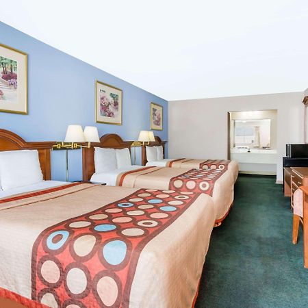 Super 8 By Wyndham Greensboro Kültér fotó