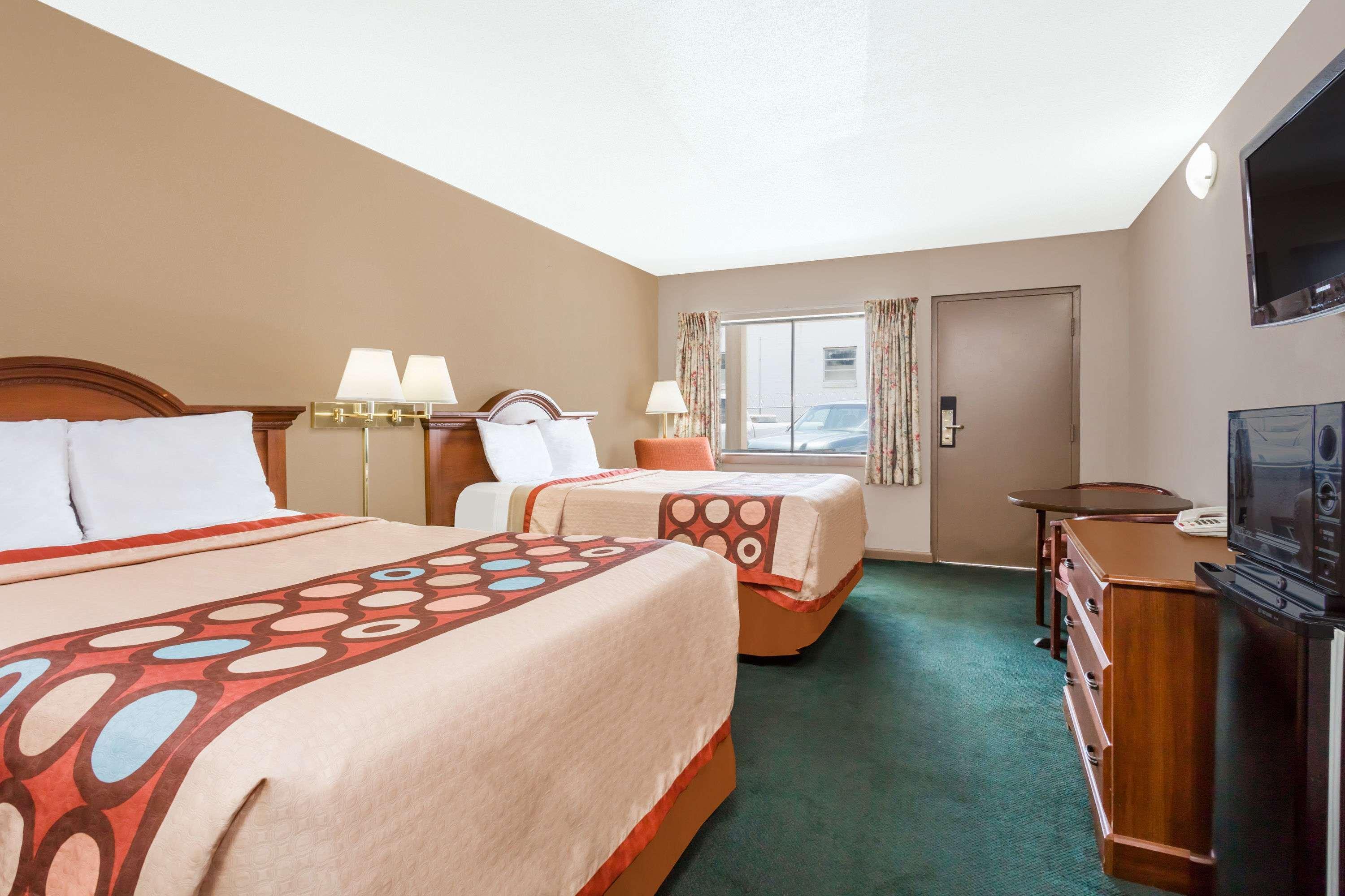 Super 8 By Wyndham Greensboro Kültér fotó