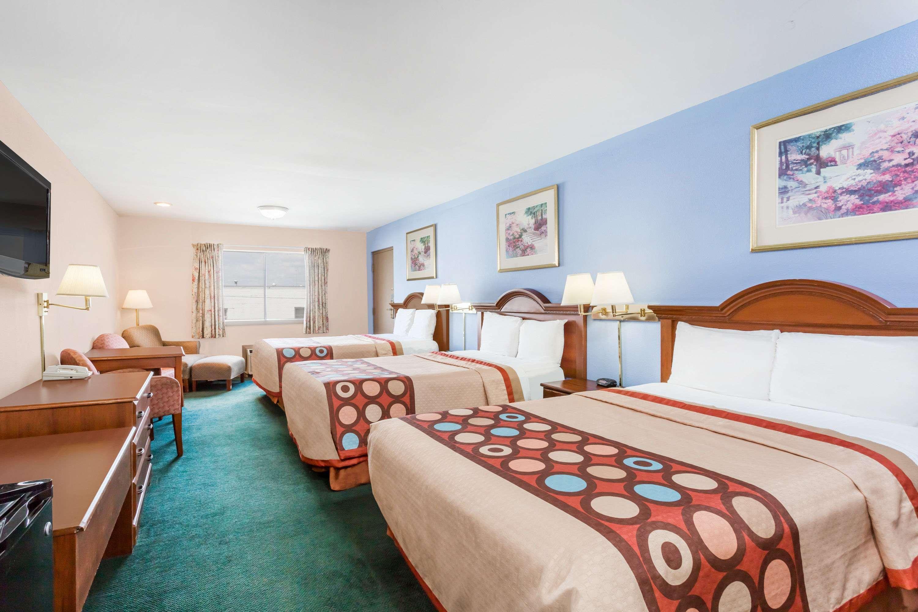 Super 8 By Wyndham Greensboro Kültér fotó